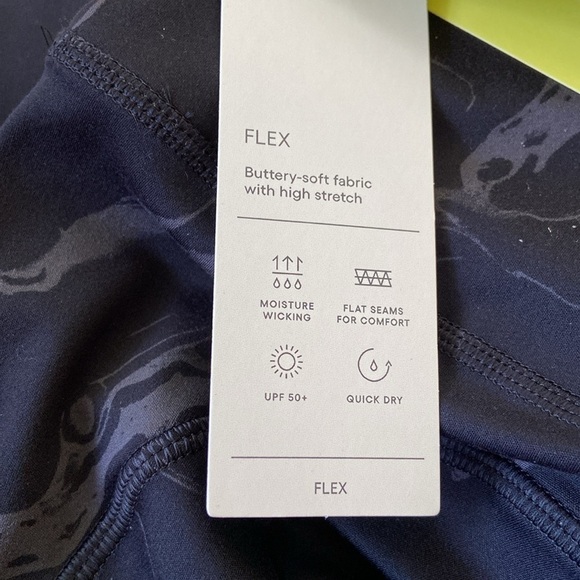 NWT All In Motion Women's Flex High
Rise 7/8 Leggings XS Jet Black - Picture 4 of 4
